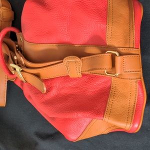 Vallentina Shoulder Pack